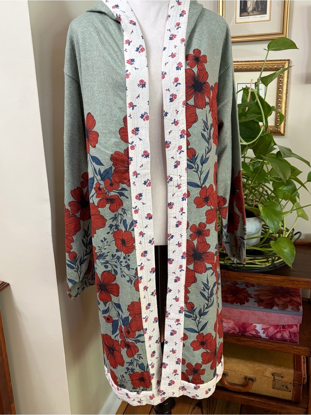 NWOT POL SzSm Sage Hooded Duster with Red Floral Print